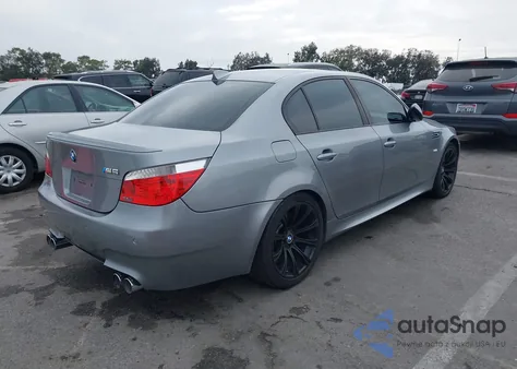 2006 BMW M5 z USA, uszkodzony, nr VIN WBSNB93536B584315